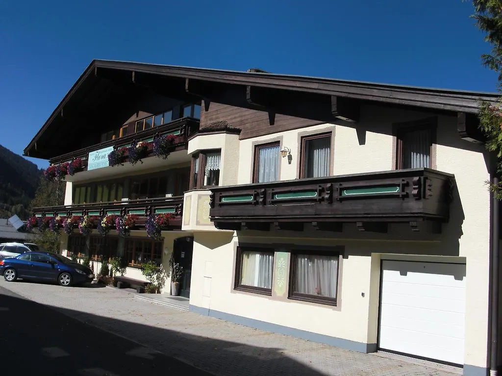 Bed & Breakfast Hotel-Pension Flora Saalbach-Hinterglemm
