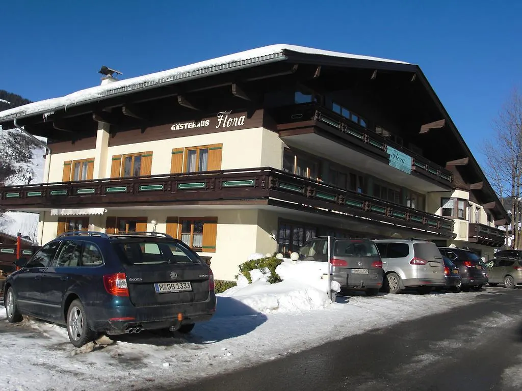 Hotel-Pension Flora Saalbach-Hinterglemm Bed & Breakfast